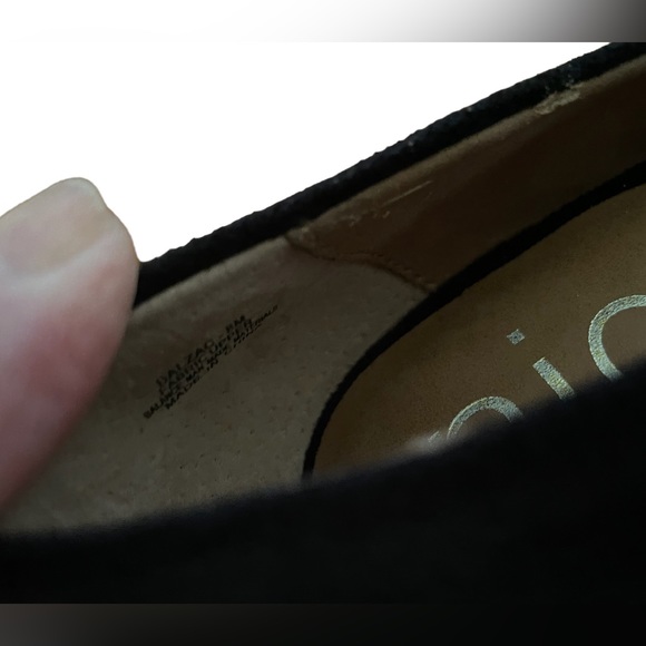 NWOT Nicole black suede heels with gold details on heels, size 8 - Picture 5 of 7